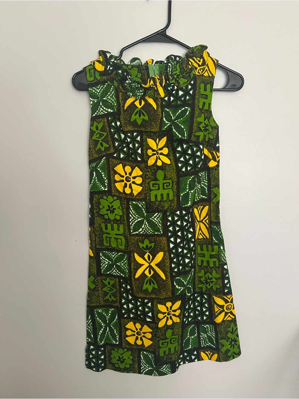 Vintage 1970s Green & Yellow Floral Hawaiian Dress